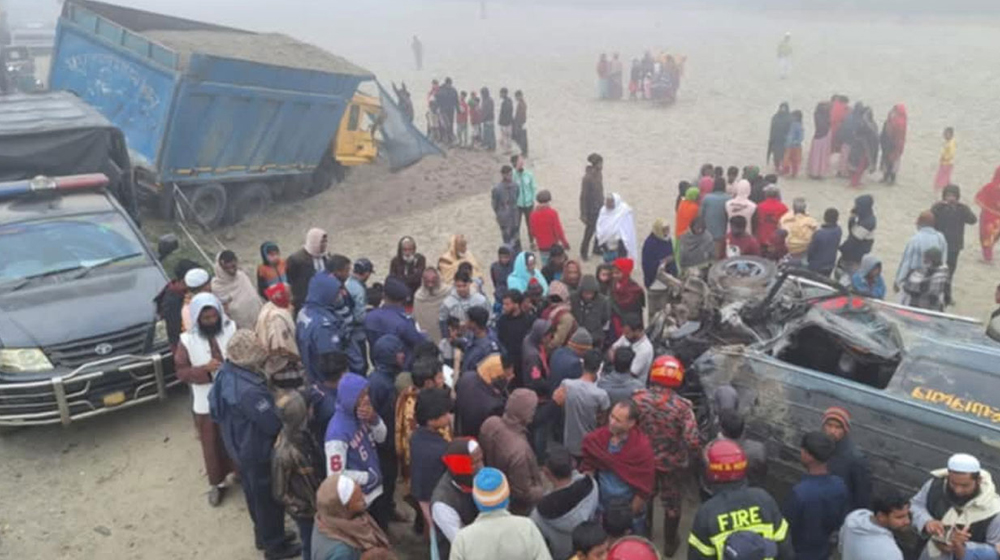 ব্রাহ্মণবাড়িয়ায় তিন গাড়ির মুখোমুখি সংঘর্ষ, নিহত ৩