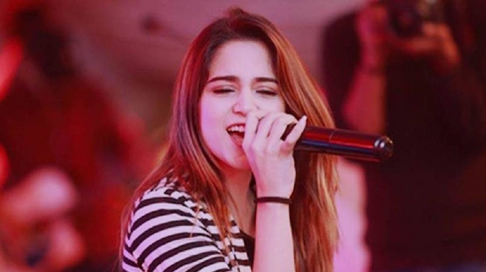 এবার ঢাকা মাতাবেন পাকিস্তানি গায়িকা আইমা বেগ