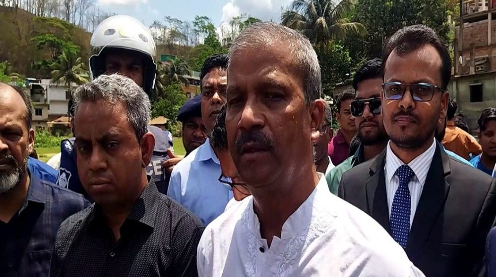 বিচারক সংকটের সঙ্গে লজিস্টিক সমস্যাও আছে : আইন উপদেষ্টা