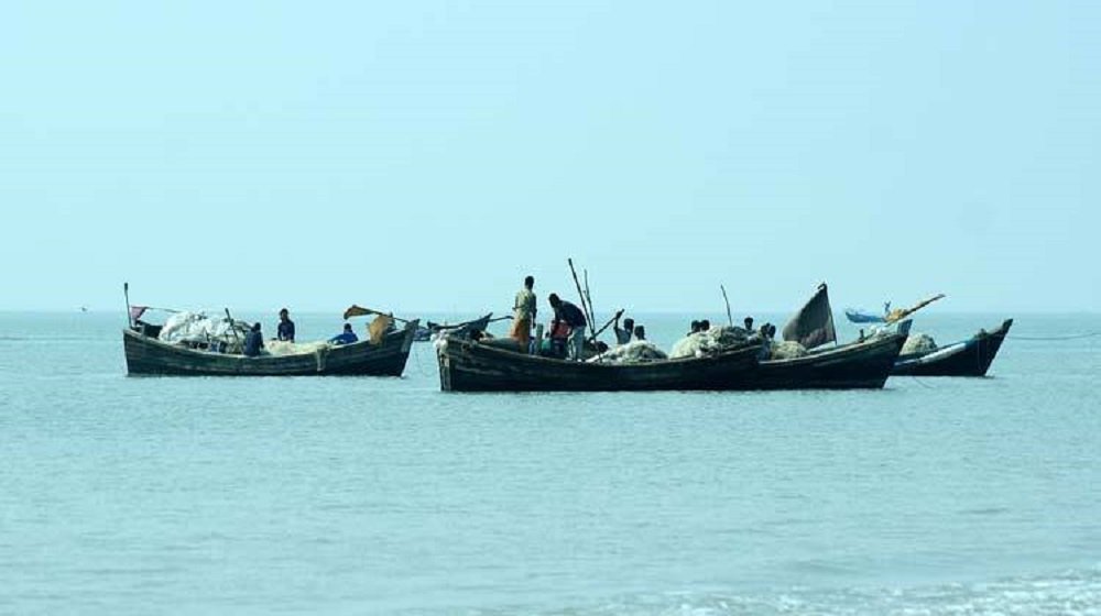 বাংলাদেশ-ভারতে একই সময়ে সাগরে মাছ ধরায় নিষেধাজ্ঞা