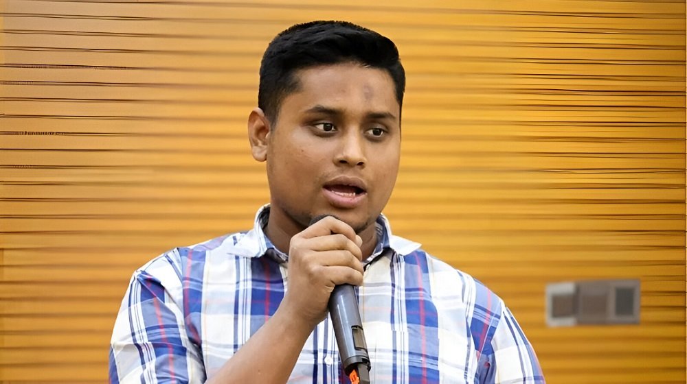 প্রয়োজনে সেনাবাহিনীর সঙ্গে কাঁধে কাঁধ মিলিয়ে লড়াই করব : হাসনাত