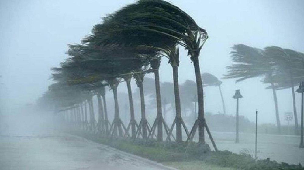 ৮০ কিমি বেগে ঝড়ের আভাস, নদীবন্দরে হুঁশিয়ারি সংকেত