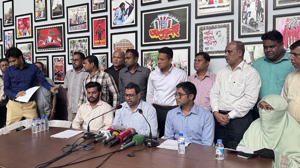 বৈঠকে বসছেন উপদেষ্টা, কলম বিরতি ‘সাময়িক’ প্রত্যাহার