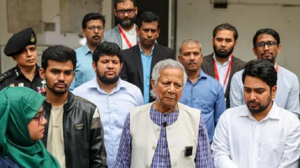 ‘পদত্যাগের ভাবনার’ মতো সংকটে কীভাবে পড়লেন অধ্যাপক ইউনূস?