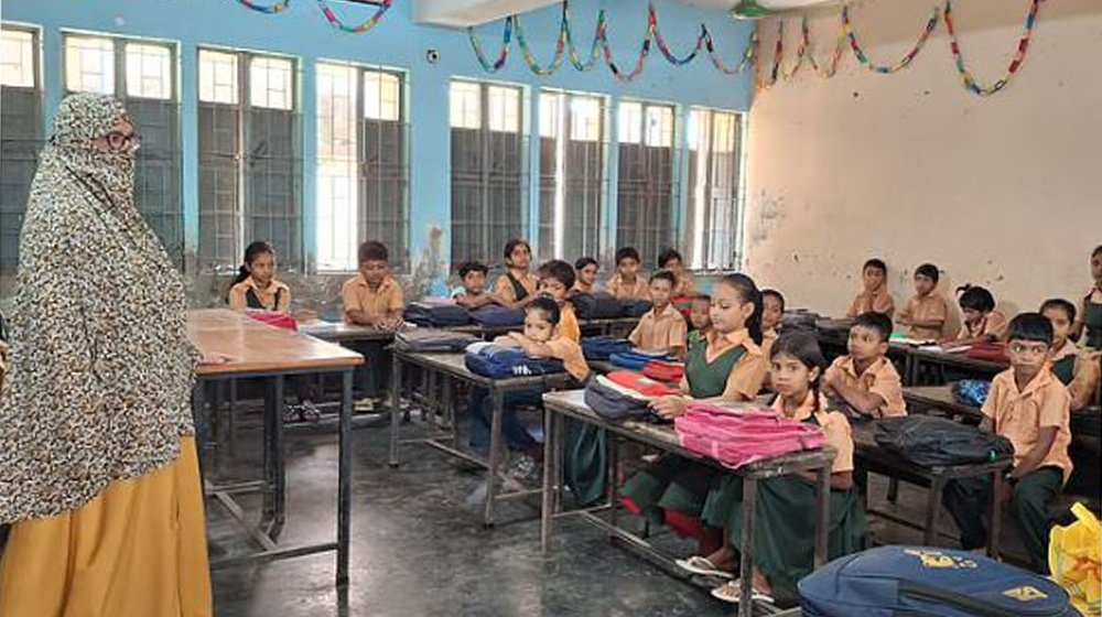 প্রাথমিক শিক্ষকদের আন্দোলন: রাজশাহীতে কোথাও চলছে পাঠদান, কোথাও পূর্ণদিবস কর্মবিরতি