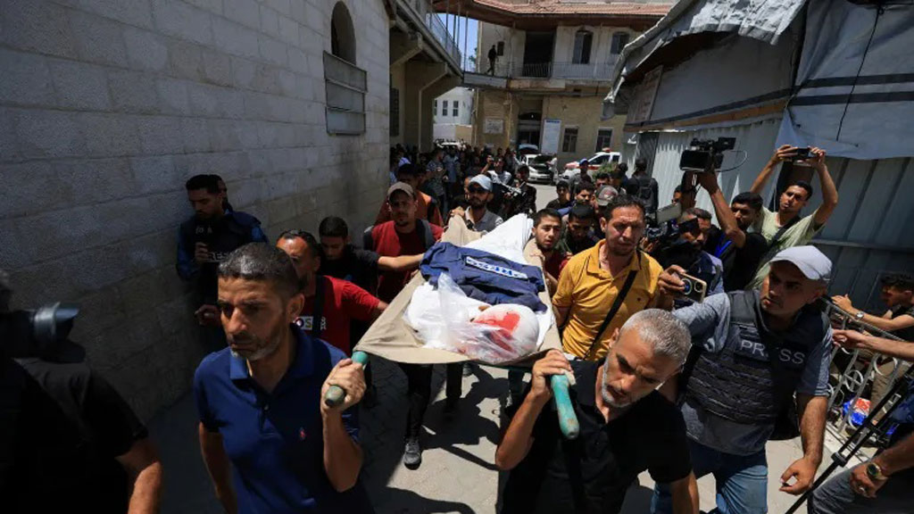 গাজায় ইসরায়েলি হামলায় চার সাংবাদিকসহ নিহত ১৬