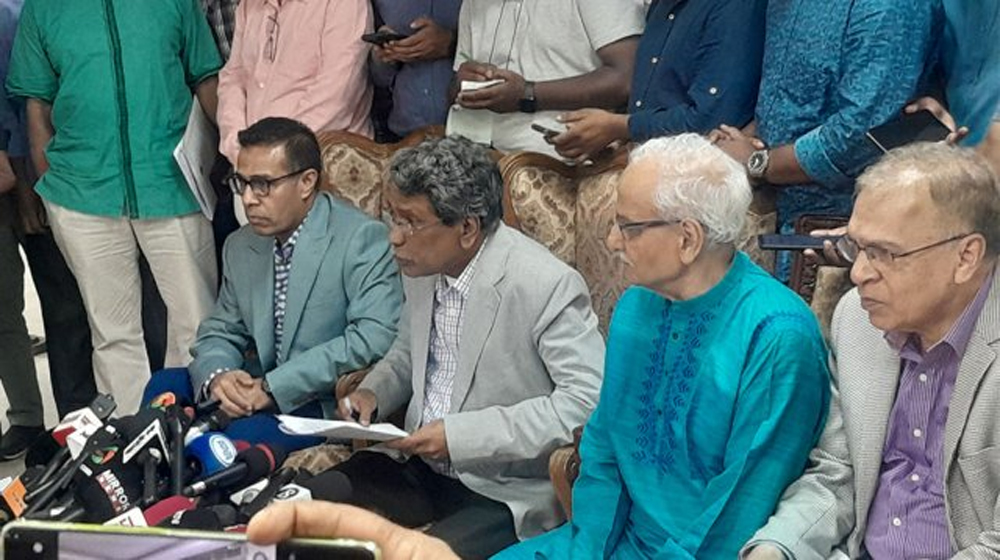 প্রধানমন্ত্রীর মেয়াদকাল নিয়ে ৩ দল ছাড়া সবাই একমত: আলী রীয়াজ