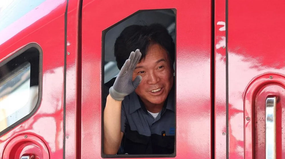 দ. কোরিয়ায় ট্রেনচালক শ্রমমন্ত্রী