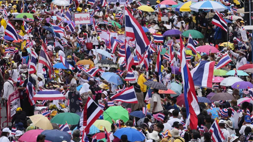 ফাঁস হওয়া ফোনালাপে উত্তাল থাইল্যান্ড, প্রধানমন্ত্রীর পদত্যাগ দাবি