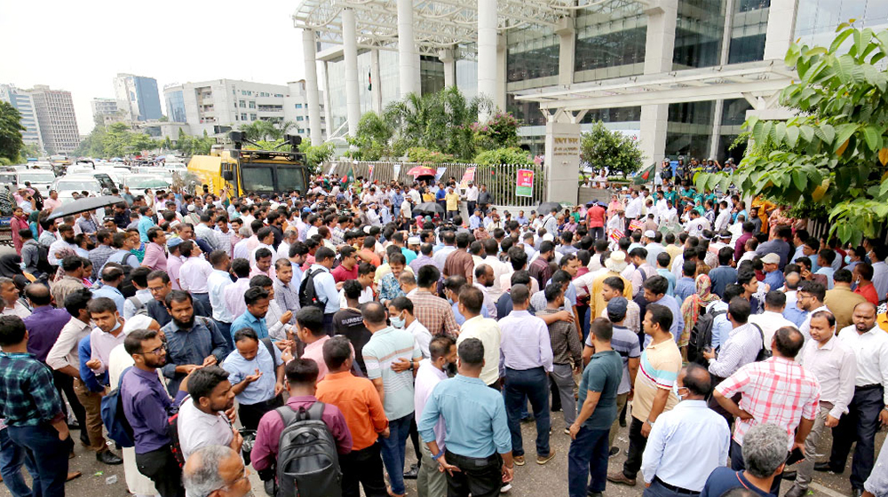 দ্বিতীয় দিনের মতো এনবিআরে শাটডাউন, চাপ বাড়ছে রাজস্ব খাতে
