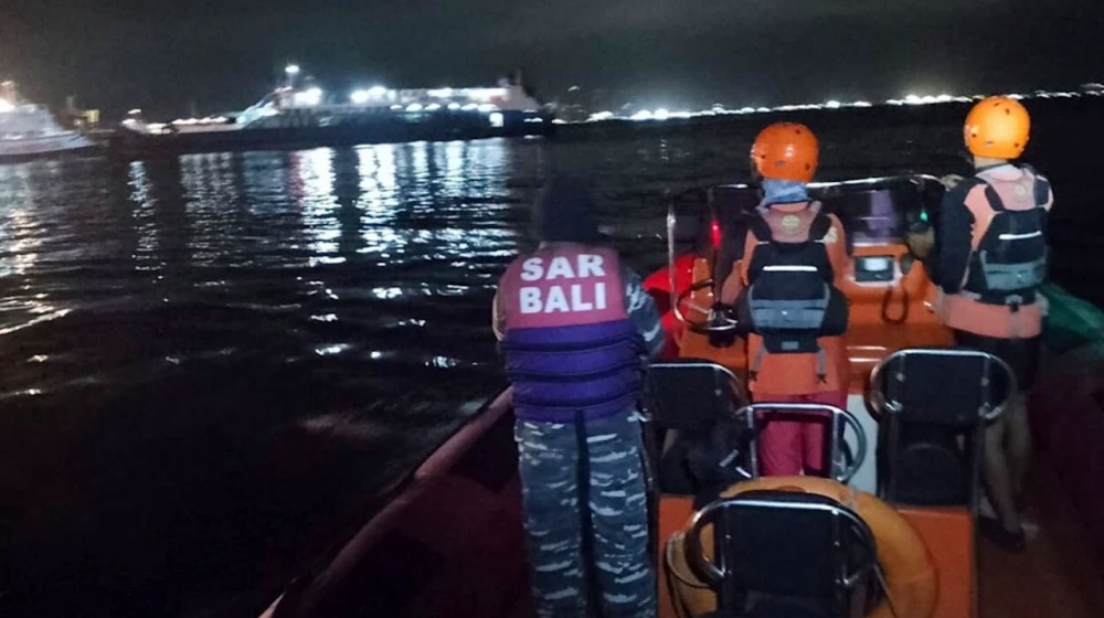 ইন্দোনেশিয়ার বালিতে ফেরিডুবি: নিখোঁজ ৪৩