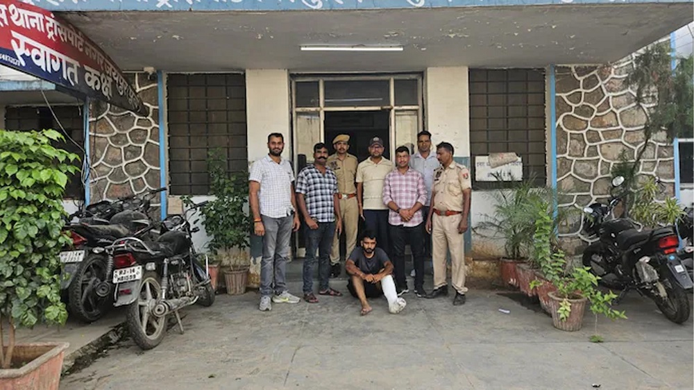 স্ত্রীর বিলাসী চাহিদা পূরণে চাকরি ছেড়ে চোর হলেন বিবিএ পাস তরুণ