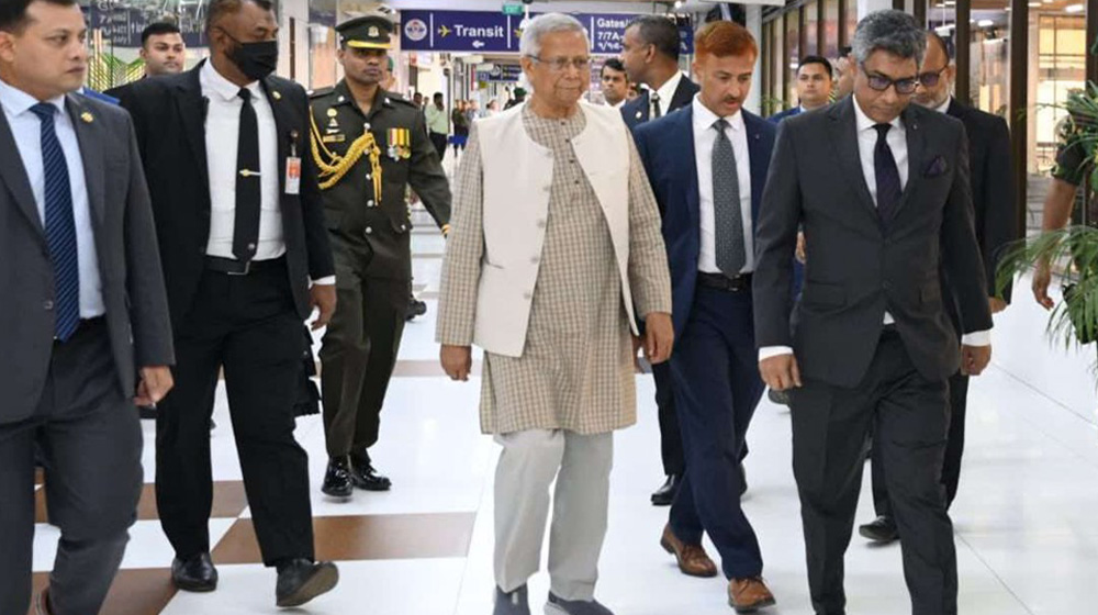 মালয়েশিয়ার উদ্দেশে ঢাকা ছাড়লের প্রধান উপদেষ্টা