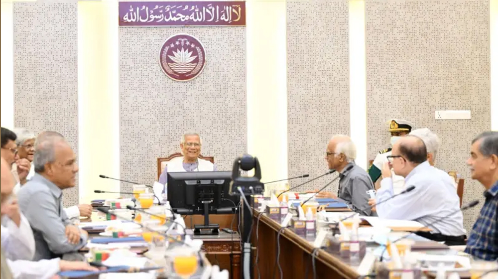 আট উপদেষ্টার বিরুদ্ধে দুর্নীতির অভিযোগে রাজনৈতিক অঙ্গনে তোলপাড়