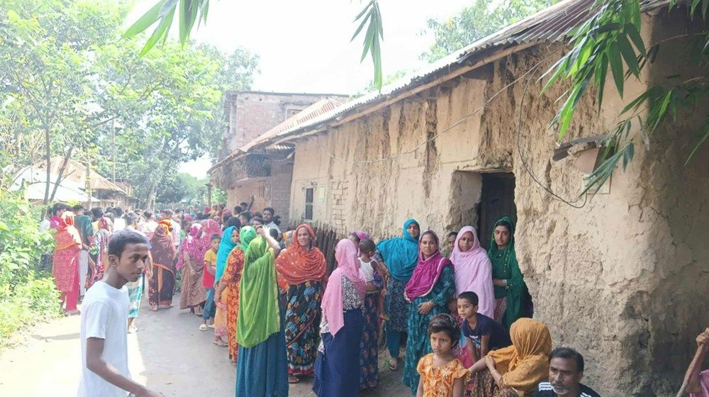 দুই ঘরে ঝুলছিল এক পরিবারের ৪ জনের মরদেহ, মিলেছে চিরকুট