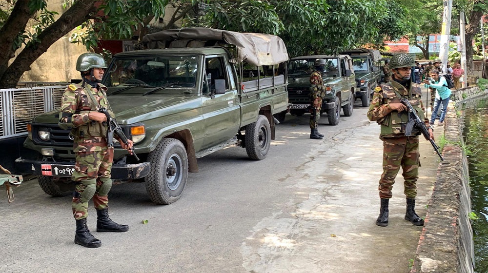 রাজশাহীতে বিপুল অস্ত্র ও বিস্ফোরক উদ্ধার