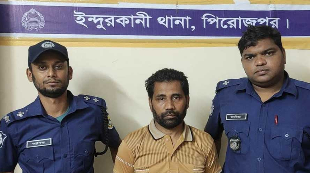 সাঈদীর রায়ে ‘মিষ্টি বিতরণকারী’ আওয়ামী লীগ নেতাকে মিষ্টি খাইয়ে পিটুনি