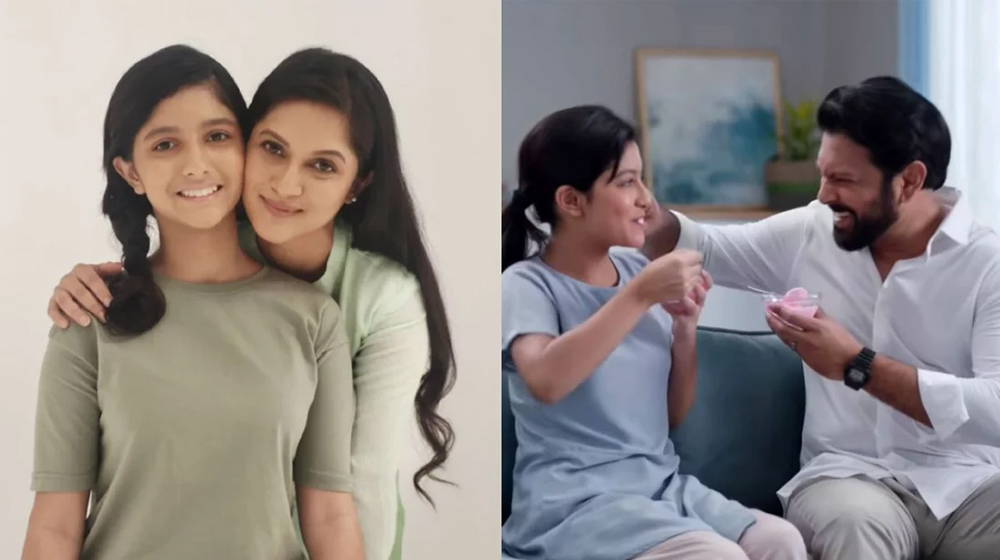 মায়ের পর বাবার সঙ্গেও বিজ্ঞাপনে আইরা