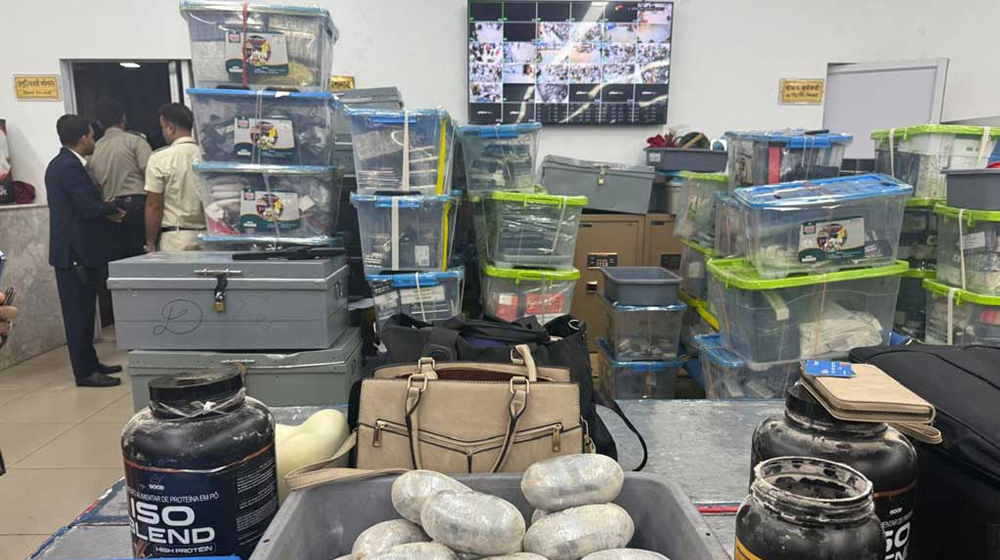 শাহজালালে বিদেশি যাত্রীর ব্যাগ থেকে সাড়ে ৮ কেজি কোকেন উদ্ধার