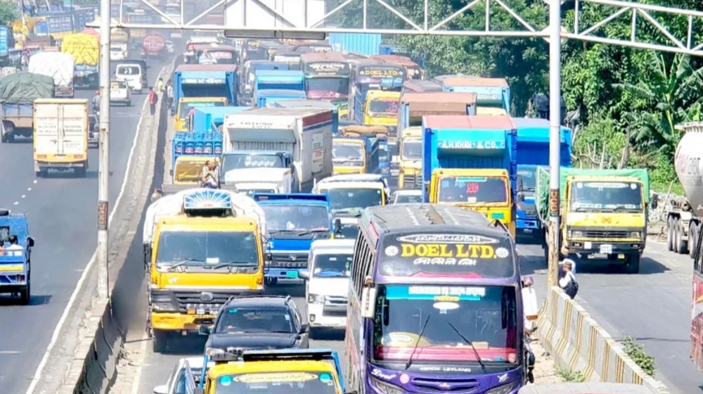 ঢাকা-চট্টগ্রাম মহাসড়কে ৪১ কিলোমিটার যানজট