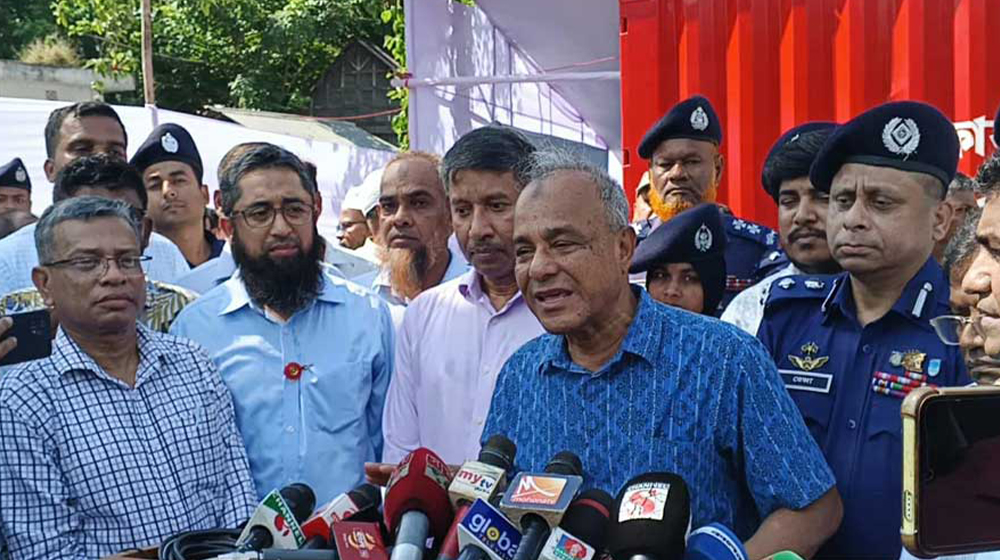 মেয়াদ শেষ হওয়ার আগেই সরকার একটি কৃষি আইন প্রণয়ন করবে: স্বরাষ্ট্র উপদেষ্টা