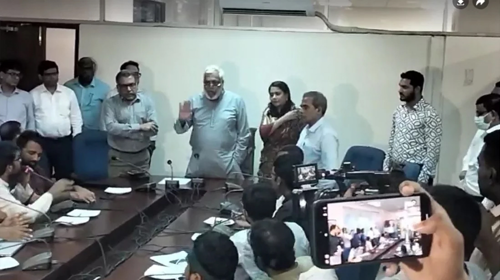 বুয়েটে আন্দোলনরত শিক্ষার্থীদের সঙ্গে সরকারের উপদেষ্টাদের বৈঠক