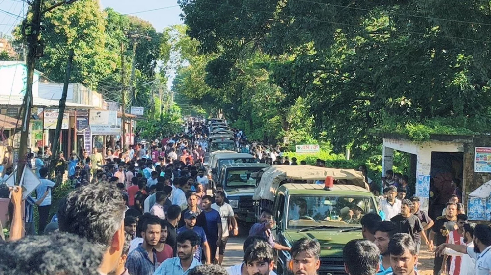 চবি ক্যাম্পাসে যৌথ বাহিনী মোতায়েন