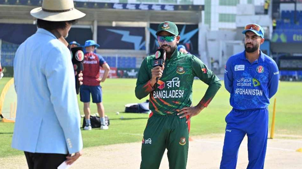 টস জিতে ব্যাটিংয়ে বাংলাদেশ, সাইফের অভিষেক