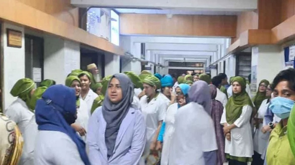 চিকিৎসকের বিরুদ্ধে মারধরের অভিযোগ, সোহরাওয়ার্দী হাসপাতালে কর্মবিরতিতে নার্সরা