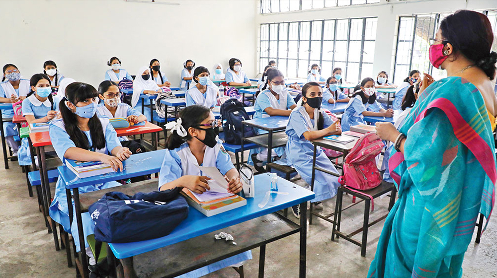 শনিবারও স্কুল-কলেজে ক্লাস নেওয়ার সিদ্ধান্ত, চলবে কতদিন