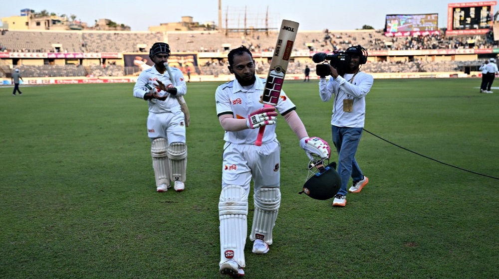 শততম টেস্টে সেঞ্চুরি করে ইতিহাস গড়লেন মুশফিক