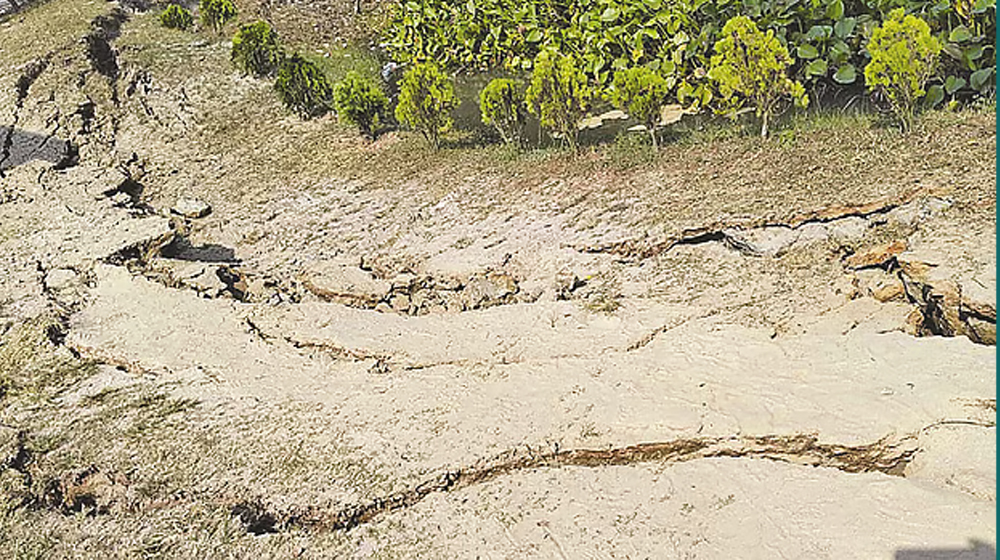 ভূমিকম্প: মাটিতে ফাটল, উৎপত্তিস্থল মাধবদীতে আতঙ্ক