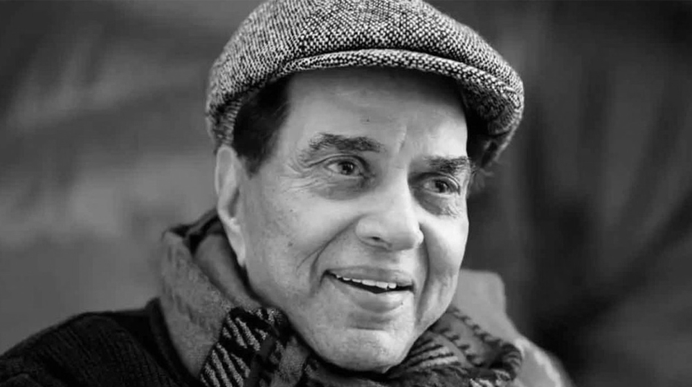 মারা গেছেন ধর্মেন্দ্র, মুম্বাইয়ে শেষকৃত্য