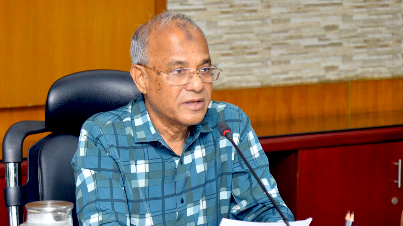 সেনাবাহিনীকে মাঠ থেকে সরিয়ে নেওয়া হচ্ছে না : স্বরাষ্ট্র উপদেষ্টা