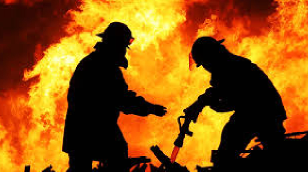 রাজধানীর মোহাম্মদপুরে আবাসিক ভবনে আগুন