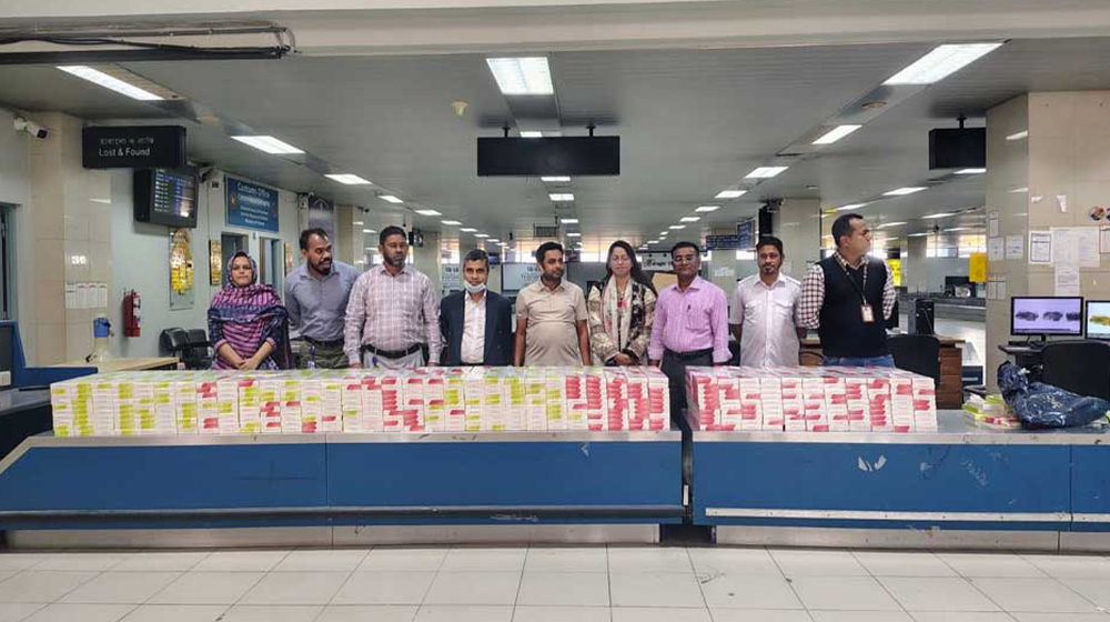 শাহ আমানতে ৮০০ কার্টন সিগারেট জব্দ