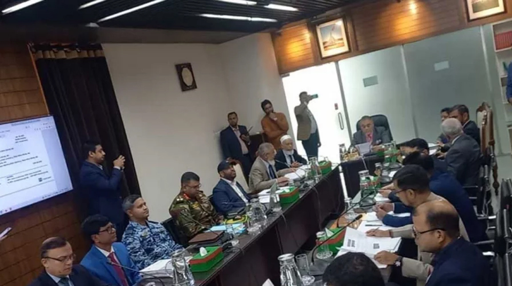 ত্রয়োদশ সংসদ নির্বাচন ও গণভোটের তফসিল চূড়ান্ত করতে ইসির সভা