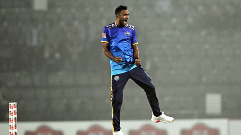 মাথায় আঘাত পেয়ে হাসপাতালে শরিফুল