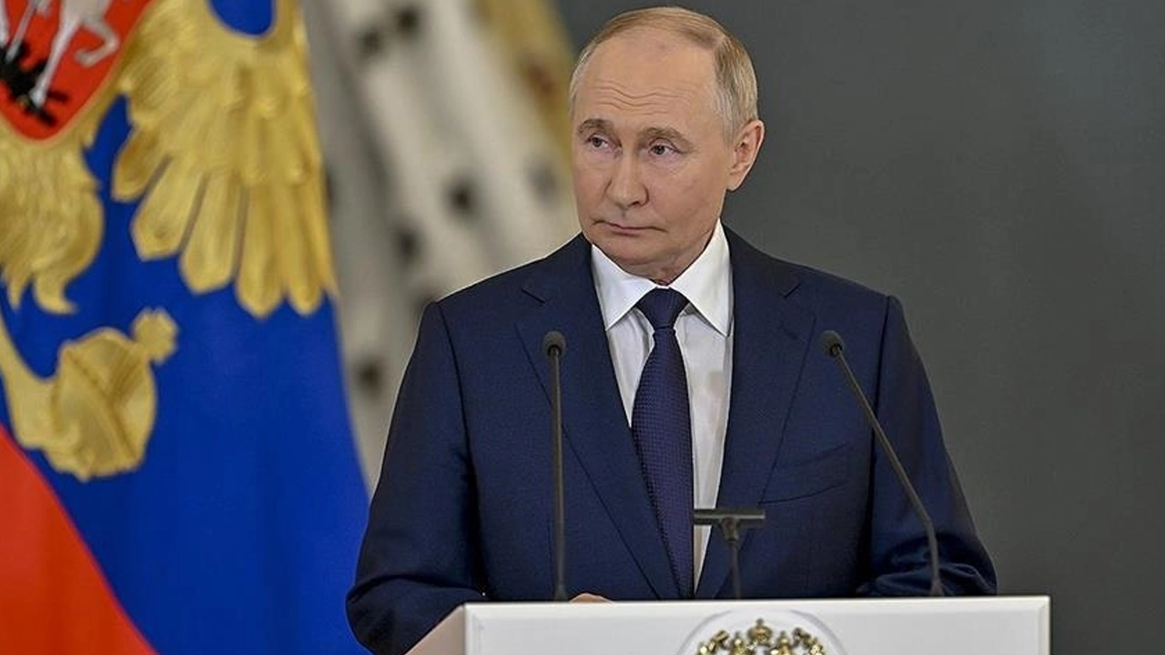 দোনবাস না ছাড়লে রাশিয়া শক্তি দিয়ে দখল করবে : পুতিন