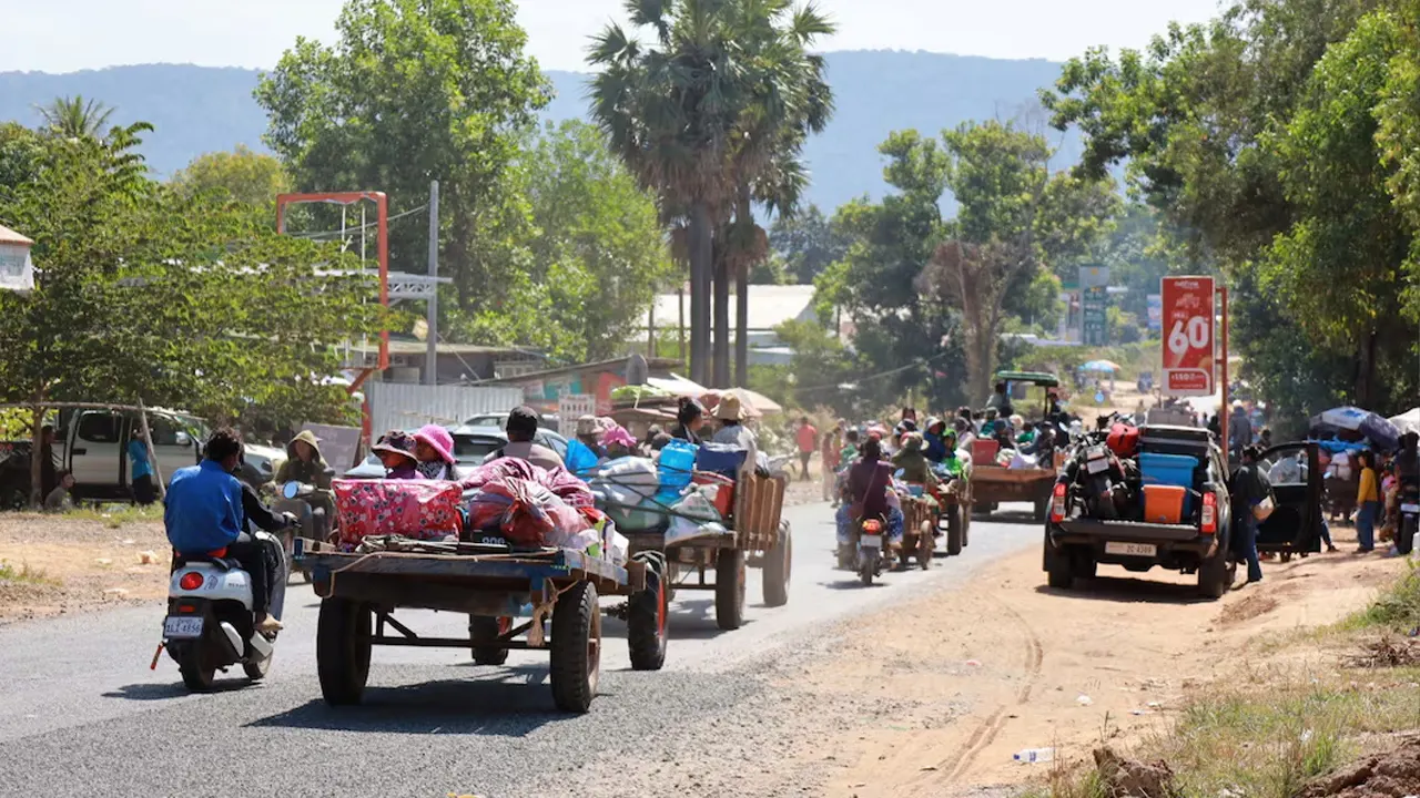থাই-কম্বোডিয়া সীমান্তে সংঘর্ষ, পালাচ্ছে হাজার হাজার বাসিন্দা