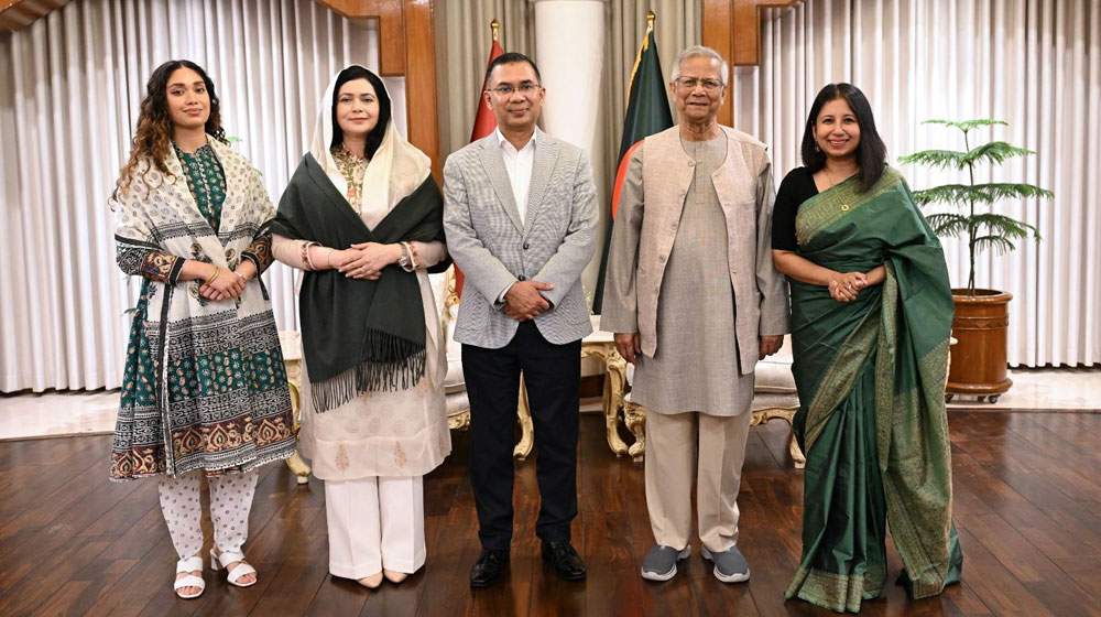 প্রধান উপদেষ্টার সঙ্গে তারেক রহমানের সপরিবারে সাক্ষাৎ