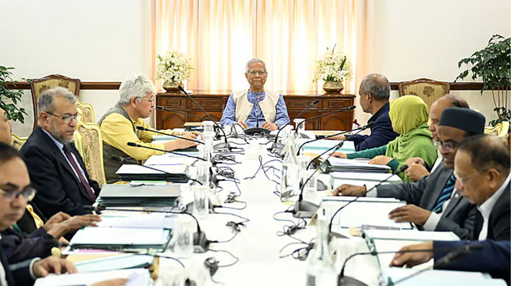 নির্বাচনের আগে দ্রুত লুটের অস্ত্র উদ্ধারের নির্দেশ প্রধান উপদেষ্টার