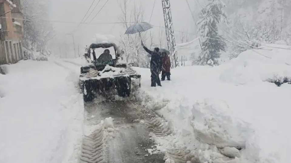পাকিস্তানে তুষারধসে ৯ জনের মৃত্যু
