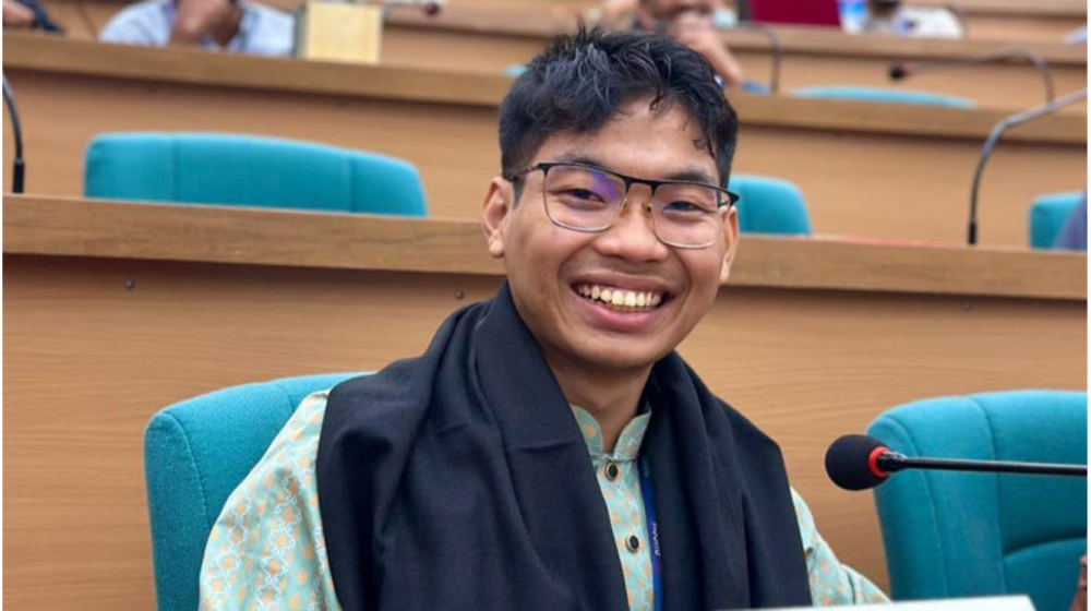 ডাকসু থেকে পদত্যাগের ঘোষণা দিলেন সর্বমিত্র চাকমা