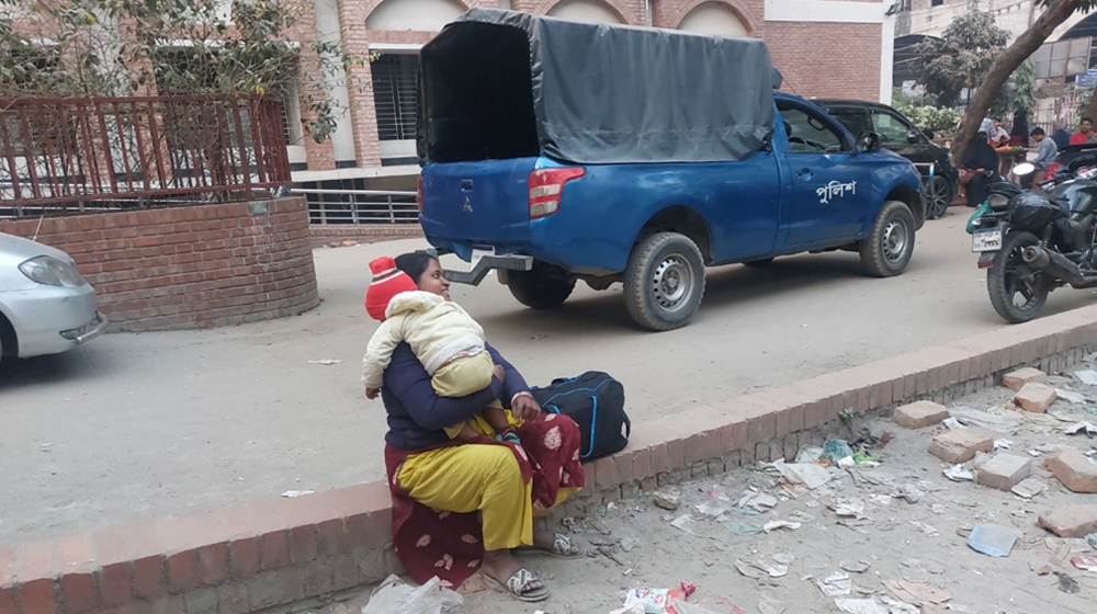 আদালত আঙিনায় দিন পার করা সেই শিশুর মায়ের জামিনের আবেদন