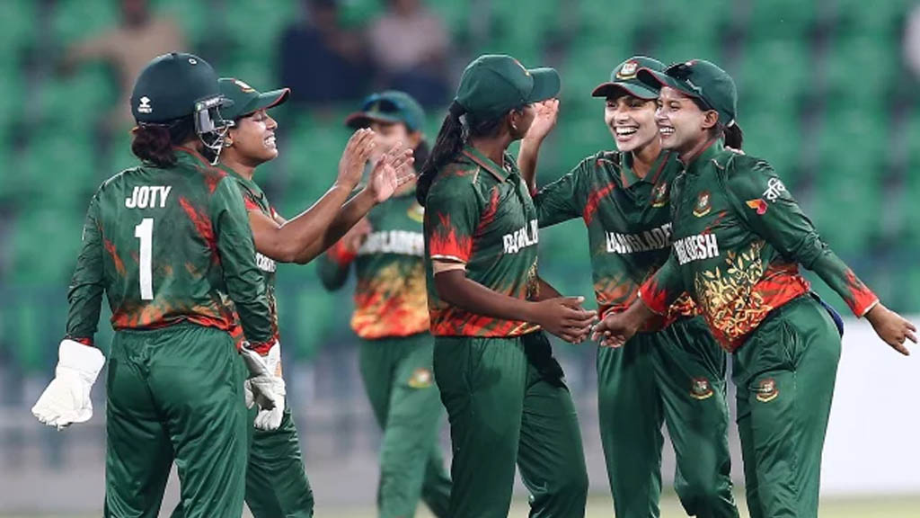 থাইল্যান্ডের সামনে ১৬৬ রানের চ্যালেঞ্জ ছুড়ল বাংলাদেশের মেয়েরা