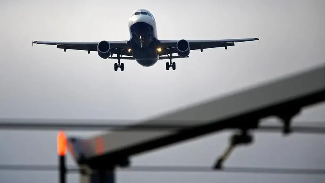 ইরানে হামলার আশঙ্কা, গণহারে ফ্লাইট বাতিল