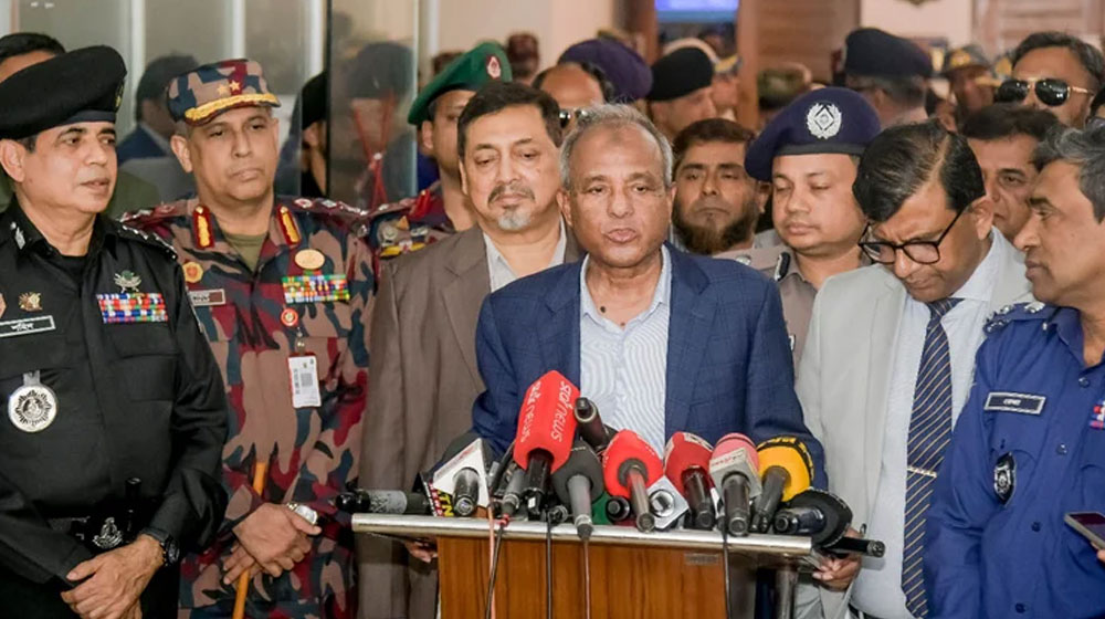 নির্বাচনে সংশ্লিষ্টদের সততার সঙ্গে দায়িত্ব পালনের নির্দেশ স্বরাষ্ট্র উপদেষ্টার