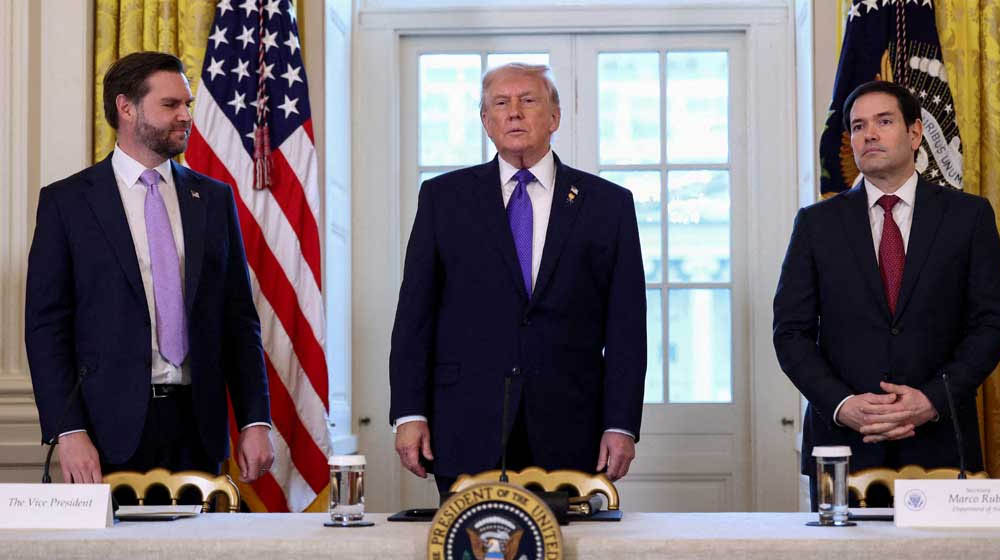 উত্তরসূরী বিতর্কে এখনই পক্ষ নিতে রাজি নন ট্রাম্প