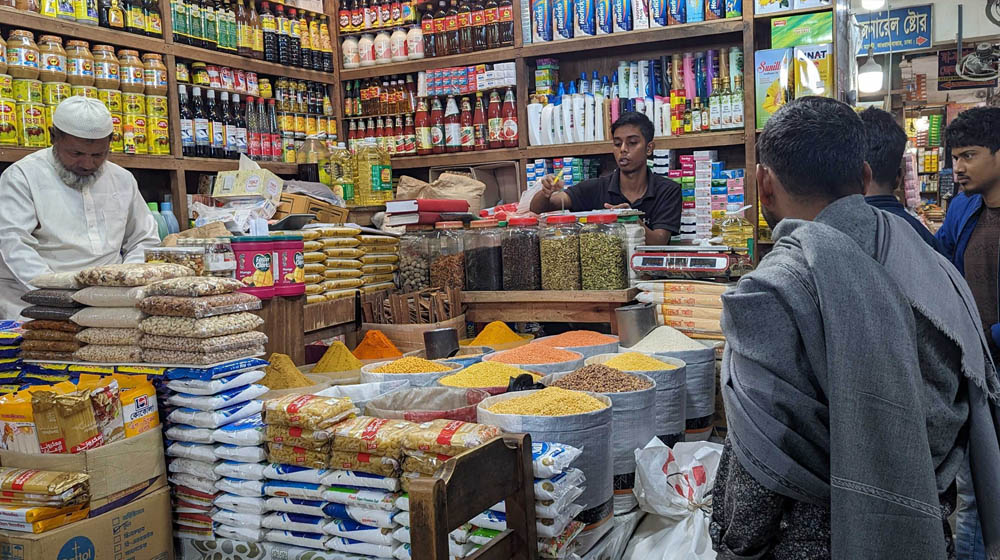 মূল্যস্ফীতি টানা তিন মাস ঊর্ধ্বমুখী, চাপে সাধারণ মানুষ